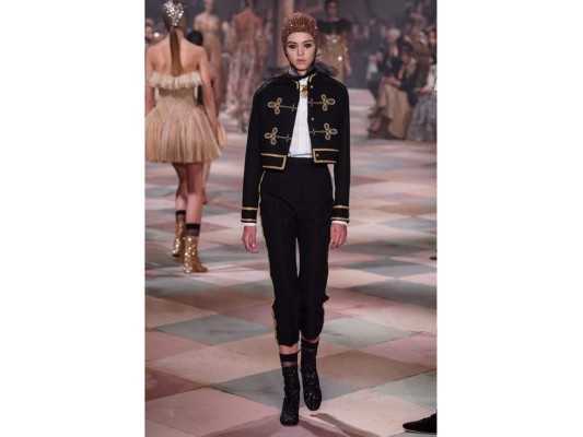 El desfile circense Primavera-Verano 2019 de #DiorCouture