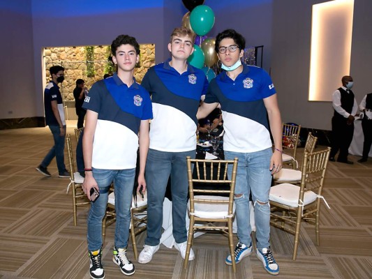 Senior entrance de la Escuela Internacional Sampedrana 2022