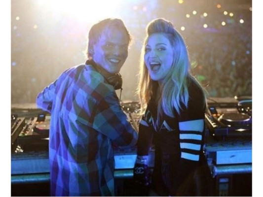 'Tan triste ....... Tan trágico. Adiós, querido dulce Tim. 💙 Se fue demasiado pronto' Madonna