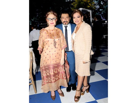Bonie García. Yoyo Barrientos y Pía Pastor