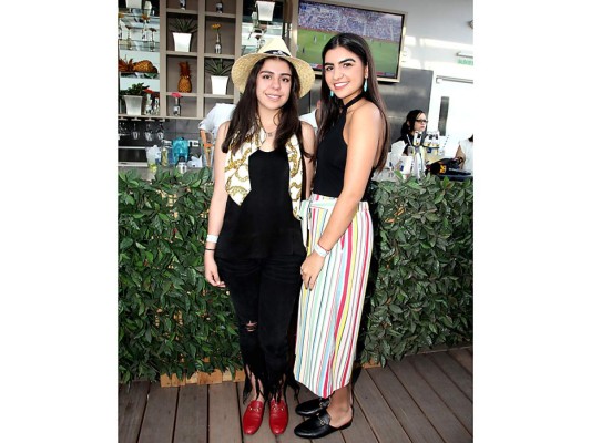 Lanzamiento de Coronita Extra en el roof top del Hyatt