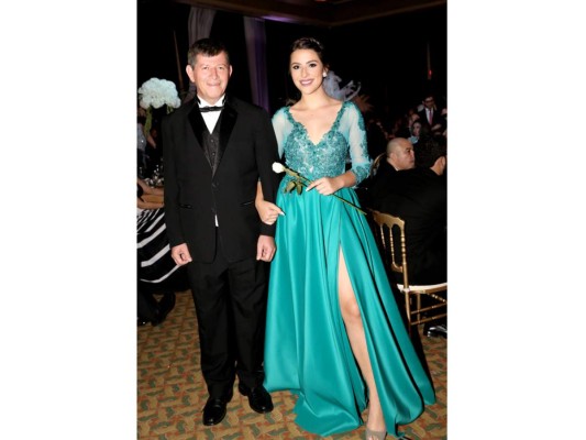 Desfile de los Seniors 2017 Del Campo International School