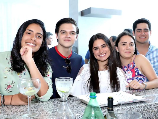 Celebración por el cumpleaños de Sonia Patricia Castillo Casanova