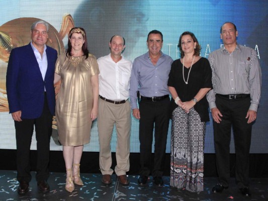 Alegre despedida para Boyce Lloyd  