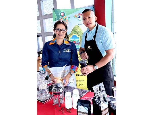Wendy Rodríguez y Jonathan Urbina