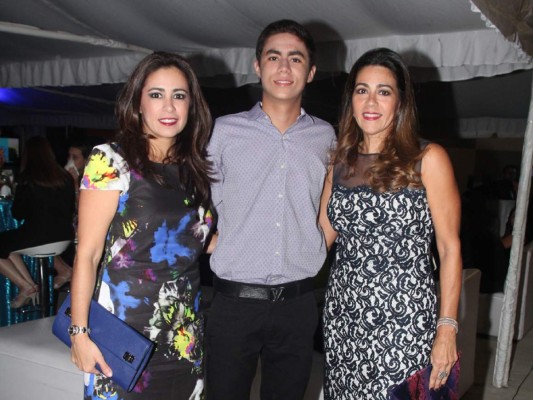 Acosa inaugura megatienda en San Pedro Sula  