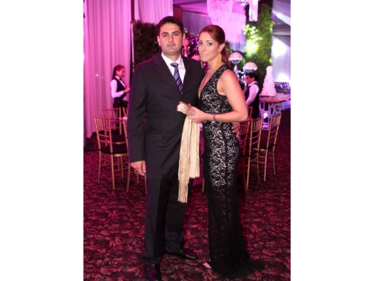 Stephanie Cordón y Fuad Hawit se casan  