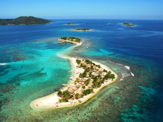 Descubre las profundidades de Cayos Cochinos.Aventuras submarinas al máximo es parte de la propuesta de este water spot, ubicado en Sambo Creek. Con excursiones de principiantes hasta profesionales, cada viaje es una sorpresa underwater.