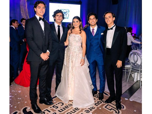 'Dream Big y Shine' la Gala de los Seniors 2019 de la Escuela Internacional Sampedrana  