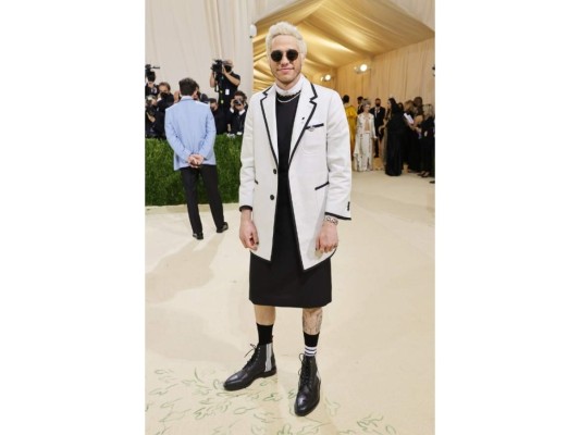Pete Davidson en Thom Browne<br/>