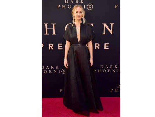 Nuestra cover girl Sophie Turner deslumbra en la premiere de X-Men: Dark Phoenix