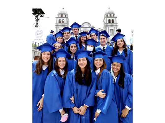 Misa para los seniors 2021 de Macris School