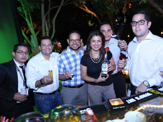 Norman López, Mario Montalván, Oscar Banegas, Denise Godoy, Oscar Medrano y Francisco Núñez