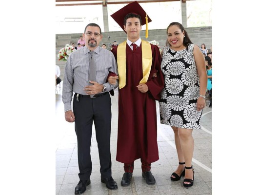 Entrega de títulos Mayan School II parte