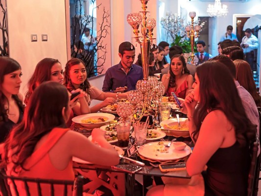 La generación 2019 de Seran School celebra su dinner  