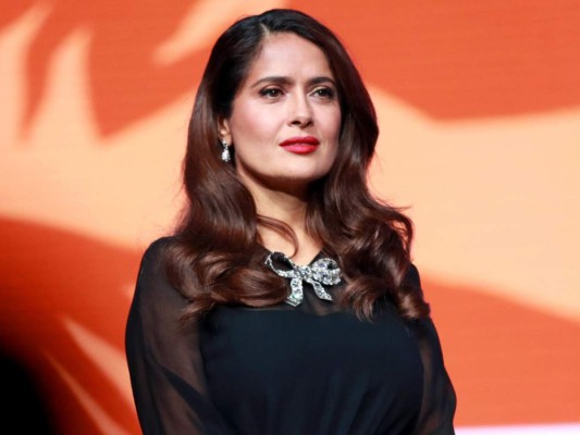 ¡Salma Hayek baila al ritmo de Britney Spears!