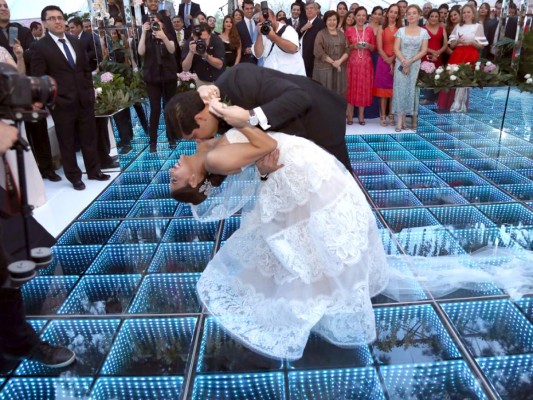 José Jarquín y Julissa Ustariz celebran fiesta nupcial