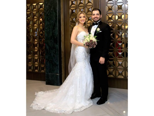 Bechir Bendeck y Lilian Pineda celebran boda religiosa