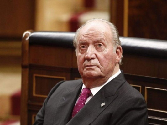 Rey Juan Carlos I abandona España para salvaguardar a la Monarquía