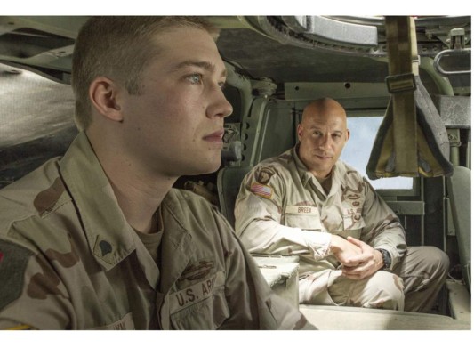 Él es relativamente nuevo en la gran pantalla, pero jugó el papel principal en la película Billy Lynn’s Long Halftime Walk. Su co-estrella Steve Martin estaba muy convencido de su acento americano y no creía que él era realmente británico al principio.