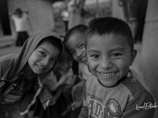 La amistad nos arranca sonrisas de pura felicidad. ¡Ellos lo saben!