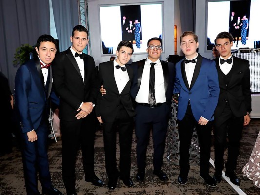 Diego Zelay, Carlos Sanabría, Axel Sierra, Andres Ponce, Andres Bueso y Abraham Bennaton