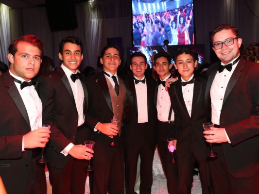 Prom night de la Escuela Americana