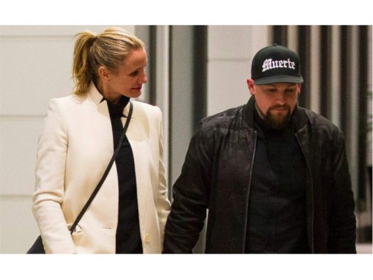 Cameron Diaz + Benji Madden<br/>Cameron Diaz y Benji Madden son la definición de “los opuestos se atraen”, ella siendo más conocida por sus películas y su gran presencia en Hollywood mientras el es conocido como el vocalista y guitarrista de la banda de rock Good Charlotte. A pesar de sus diferencias, Diaz dice que son perfectos el uno para el otro y que aunque son muy diferentes aún comparten los mismos valores.