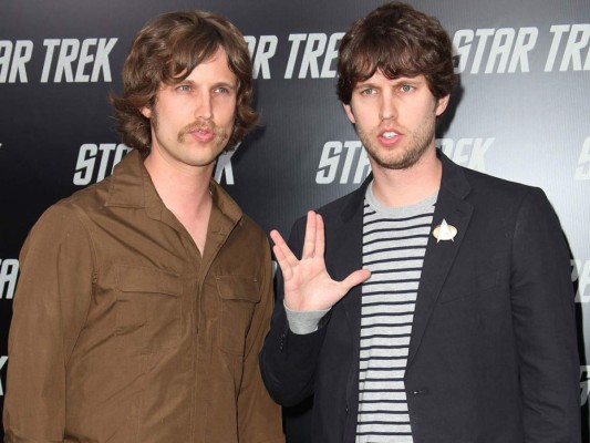 Jon and Dan Heder. Este último se unió a la industria del cine, pero se encontró trabajando detrás de las escenas en la producción y animación, mientras que su hermano Jon su debut en el cine fue en el año 2004 en la película Napoleon Dynamite;además de ser actor de voz en las películasMonster House y Surf's Up.