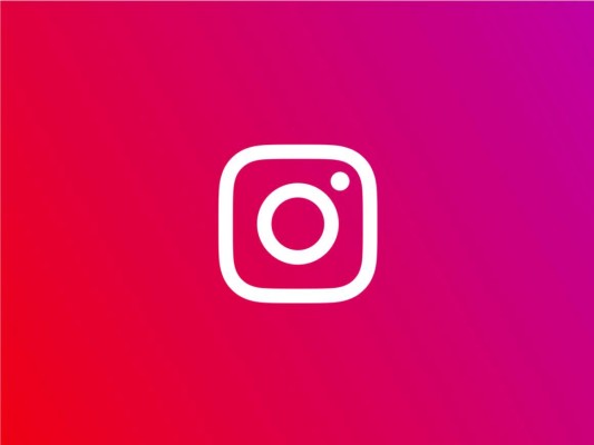 Instagram<br/><br/>La aplicación para compartir fotos y videos, agrego hace poco la opción de videollamar. Esto es muy fácil, solo debes crear un grupo de varias personas y luego llamar. Su funcionamiento es muy similar al de Whatsapp, ya que puedes hablar desde una ventana flotante mientras haces otras cosas en tu App.