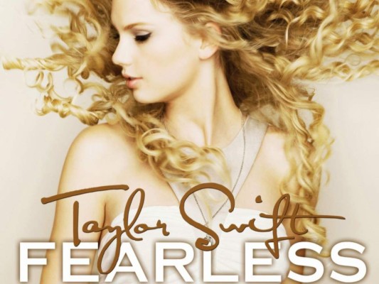Volvieron a la cantante country (bueno, en esa época lo era), el álbum 'Fearless' de Taylor Switf se convirtió en el disco más vendido del año en América. En tu cara, Kanye.