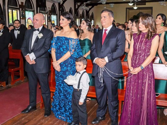 Jorge Rodríguez y Andrea Gabrie se casan en Tela  