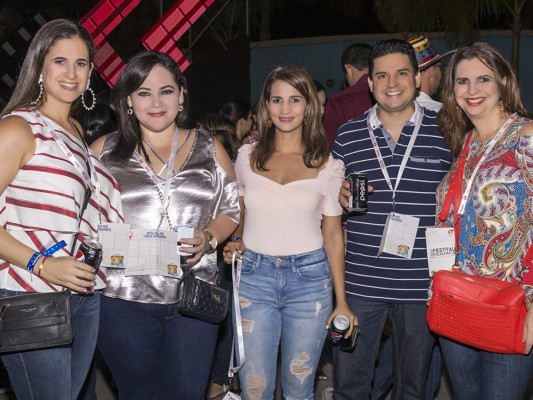 Un éxito el 32 Festival Folklórico Internacional: 'La Vuelta al Mundo'