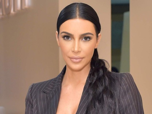 Kim Kardashian muestra el avance de sus problemas en la piel