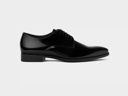 5. zapato de piel con acabado de charol by ZARA