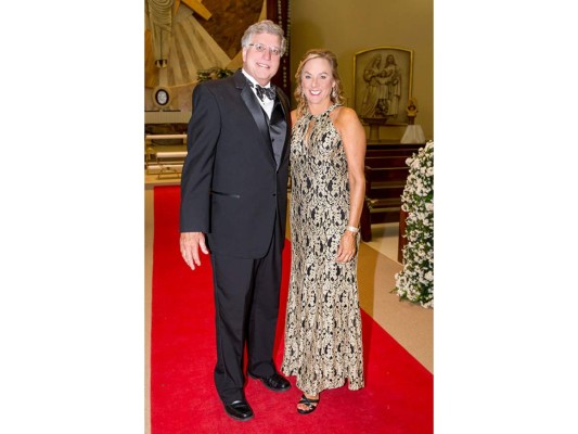 Harry Panting y Laurie López se casan en la Sagrada Familia  