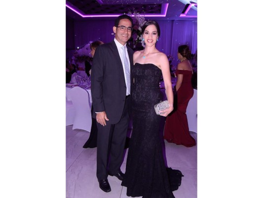 Guillermo Orellana y Giordanna Kafati festejan su boda