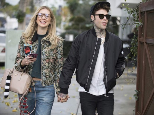 Sin embargo, aclararon que él no había sido el culpable de que estuviera la prensa presente, entonces siguieron saliendo y a los meses ya estaban oficializando su romance.