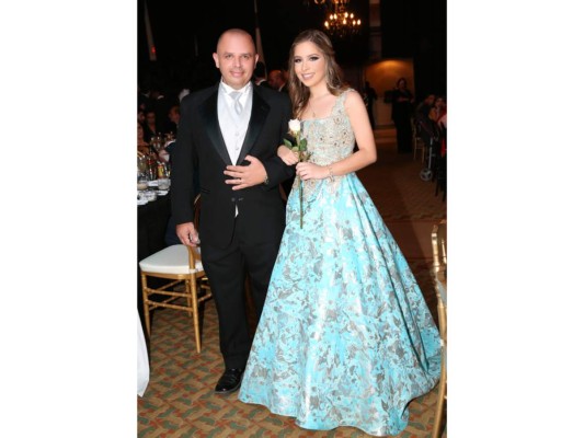 Desfile de los Seniors 2017 Del Campo International School