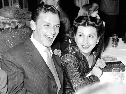 9- En 1939, sabias que contrajo matrimonio con su amiga de la niñez, Nancy Barbato