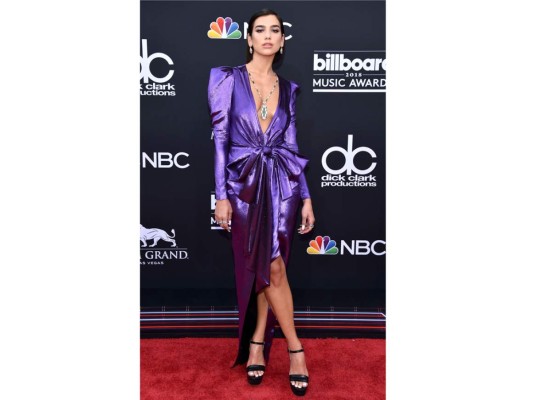 Dua Lipa con un diseño de Alexandre Vauthier
