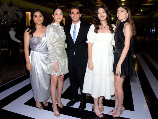 Mariane Ramos, Isabella Micheletti, Lorenzo Morales, Jamila Hawit y Lucianna Membreño.