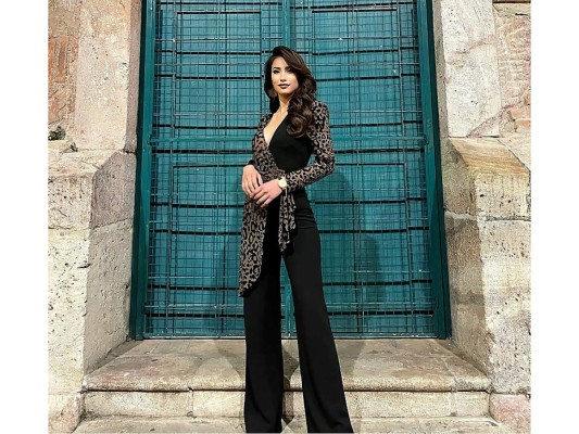 Leyla Espinoza, Miss Ecuador. Estudiante de negocios internacionales en la Universidad De Las Américas y trabaja como modelo profesional y asistente contable. Apasiona defender los derechos de las mujeres abusadas después de presenciar el maltrato en el vecindario en el que creció cuando era niña. A través de su plataforma, crea proyectos emprendedores para que las mujeres que han sufrido puedan recibir apoyo y ayuda psicológica en una comunidad segura