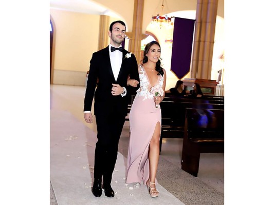 La boda de Ana Bueso Elvir y Óscar Kafati Chinchilla