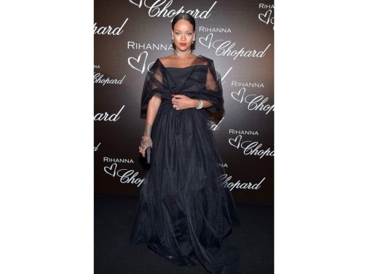 Rihanna luce espectacular en Cannes
