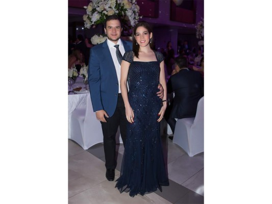 Guillermo Orellana y Giordanna Kafati festejan su boda