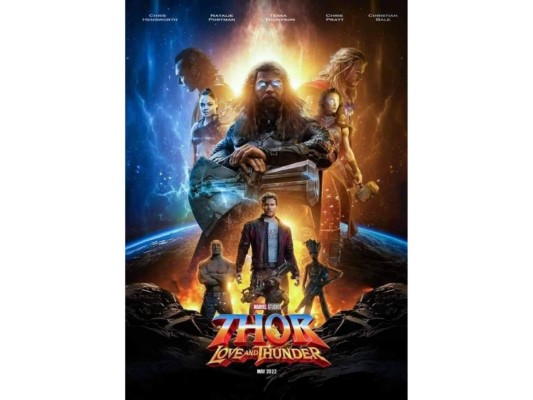 Thor: Love and Thunder<br/>Esta sensacional película nos vuelve a traer a nuestro asgardiano favorito, Thor. En este film el dios del trueno está acompañado nada más y nada menos que de Lady Thor. Una aventura, como dice el título, llena de amor pero también de truenos. ¡De solo pensarlo nos pone la piel de gallina!<br/> <br/>