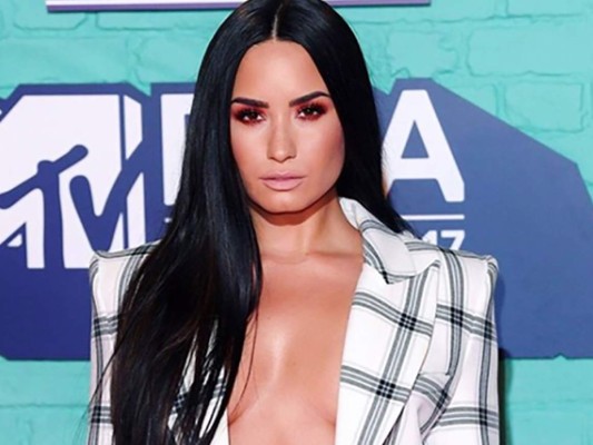 Demi lovato se confiesa en Twitter