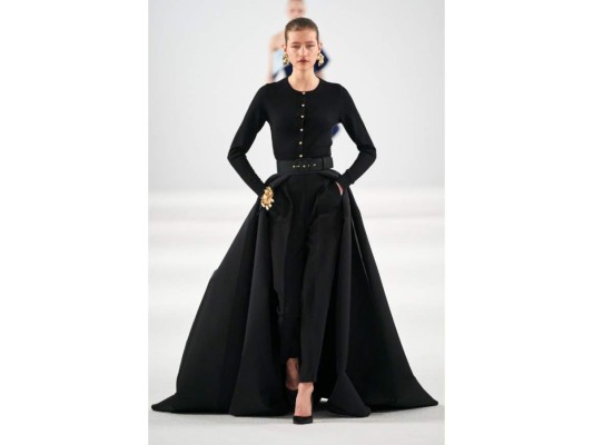 Carolina Herrera presenta su colección Otoño/Invierno 2022