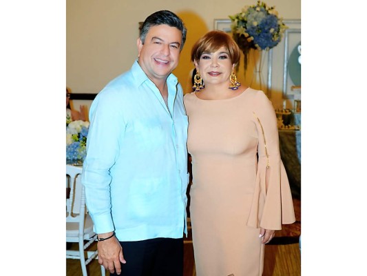 La familia Rodríguez Banegas celebra elegante recepción